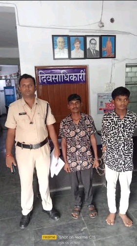 मेकाहारा अस्पताल से मोबाईल फोन एवं नगदी रकम चोरी करने वाले 02 आरोपी गिरफ्तार