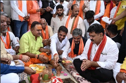  उपमुख्यमंत्री विजय शर्मा ने थानखम्हरिया को दी 7 करोड़ के विकास की सौगात, करमु में मंदिर निर्माण का भूमि पूजन…