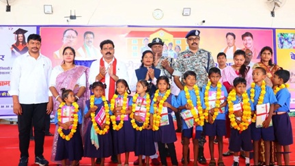 माओवाद प्रभावित क्षेत्र में फिर से खुले 16 स्कूल
