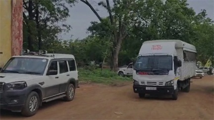 पुलिस ने राज्य में कई अवैध तौर पर रह रहे बांग्लादेशियों को गिरफ्तार किया