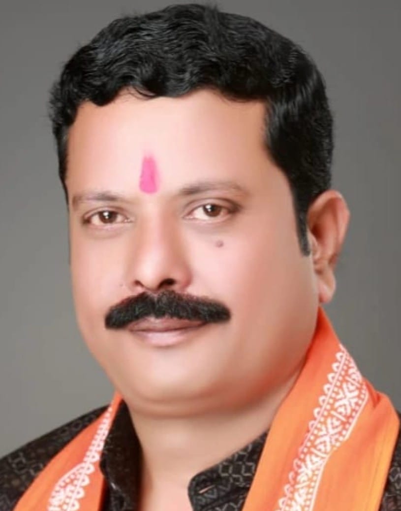 रायपुर। विश्व हिंदू परिषद एवं बजरंग दल के जिला मंत्री रायपुर महानगर श्री बंटी कटरे ने कहा 