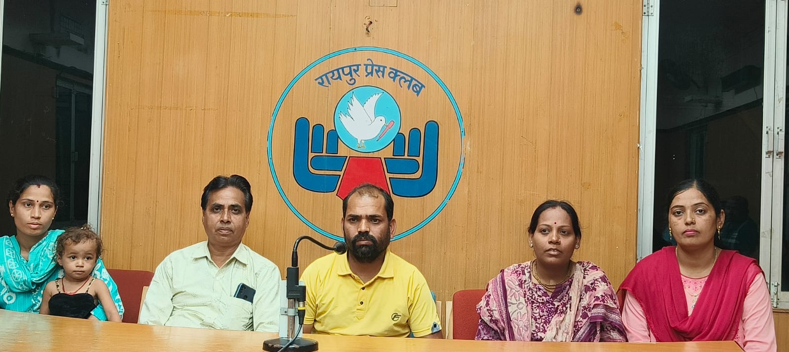 जिला स्कूल आश्रम छात्रावास शासकीय चतुर्थ वर्ग कर्मचारी कल्याण संघ जगदलपुर का 15,07,2025 को रायपुर विधान सभा का घेराव