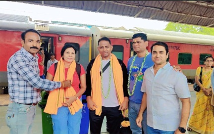 बोल बम जयकारों के साथ अमरनाथ यात्रा पर जवाहर नगर मंडल अध्यक्ष एवं प्रभारी रवाना