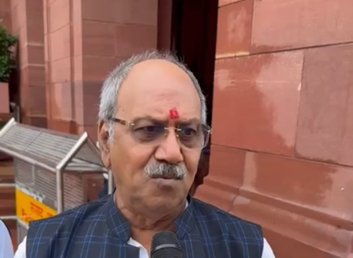 कुम्हारी टोल प्लाजा को बंद करने व अन्य विकास कार्यों को लेकर केंद्रीय सड़क परिवहन मंत्री नितिन गडकरी से मिले सांसद बृजमोहन अग्रवाल