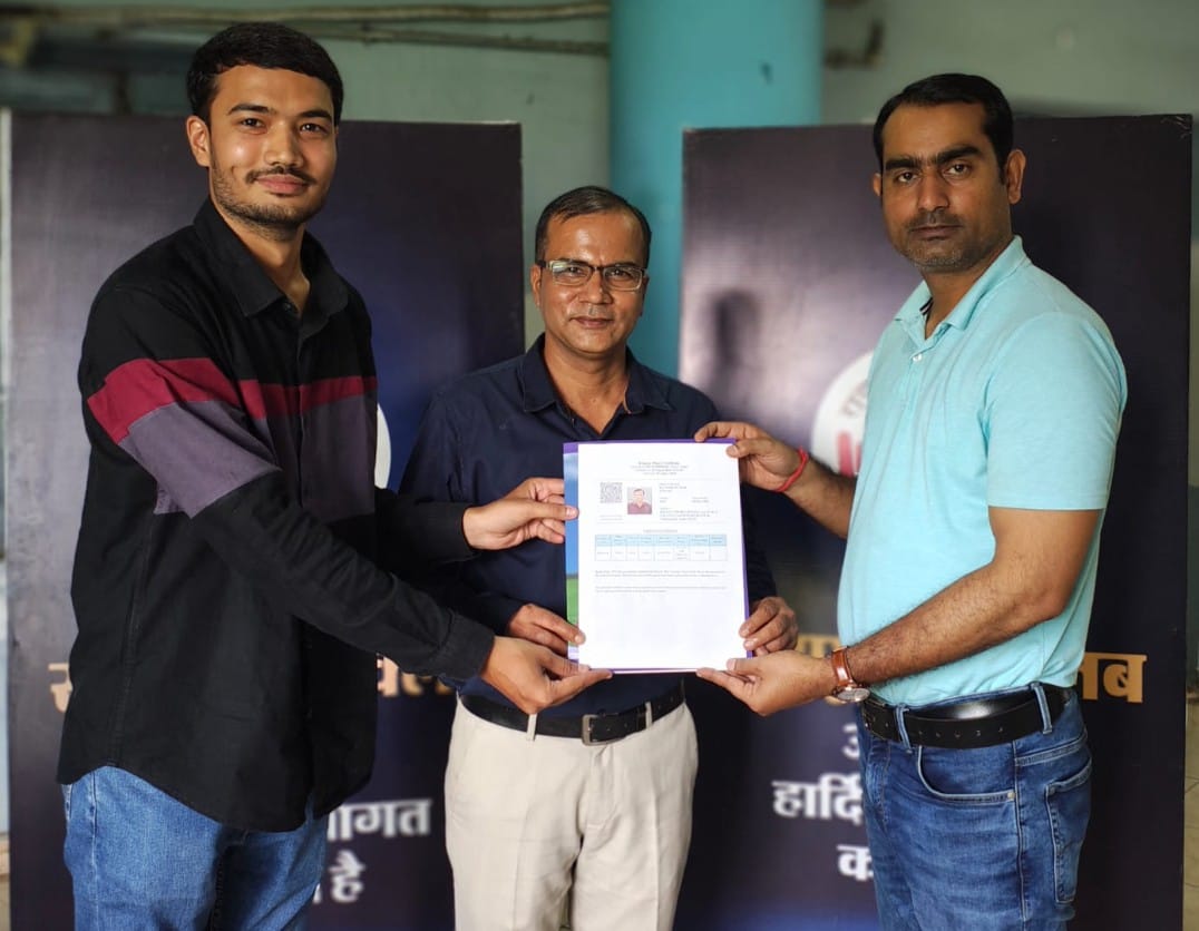 मध्य भारत के पहले सर्टिफाइड ड्रोन पायलट फोटो जर्नलिस्ट बने संतोष तिवारी