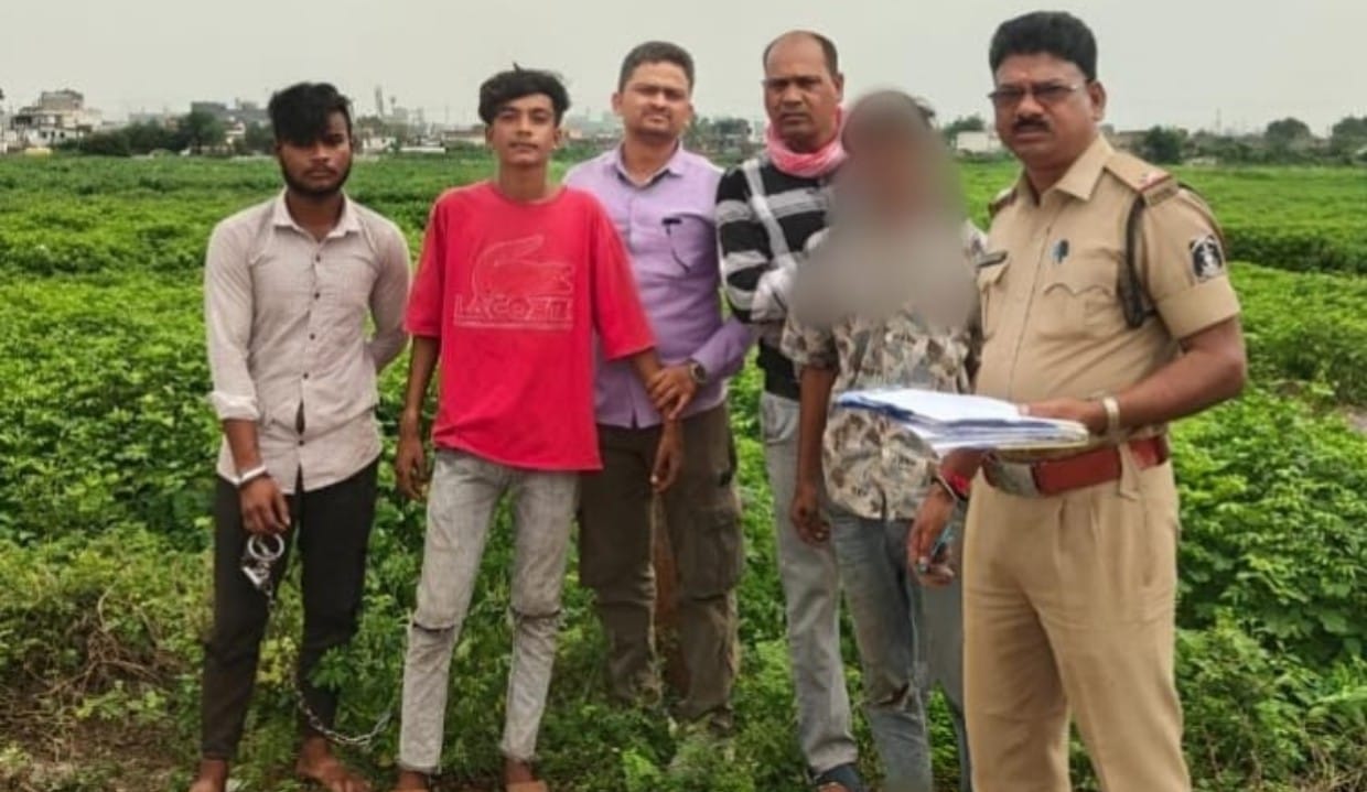 लूट के प्रकरण में एक विधि के साथ संषर्धरत् बालक के साथ 03 आरोपी, गिरफ्तारट्रांसपोर्ट नगर रावा भाटा में दिए थे घटना को अंजामप्रार्थी के साथ मारपीट कर 500 रू लूट कर घटना को दिये थे अजाम