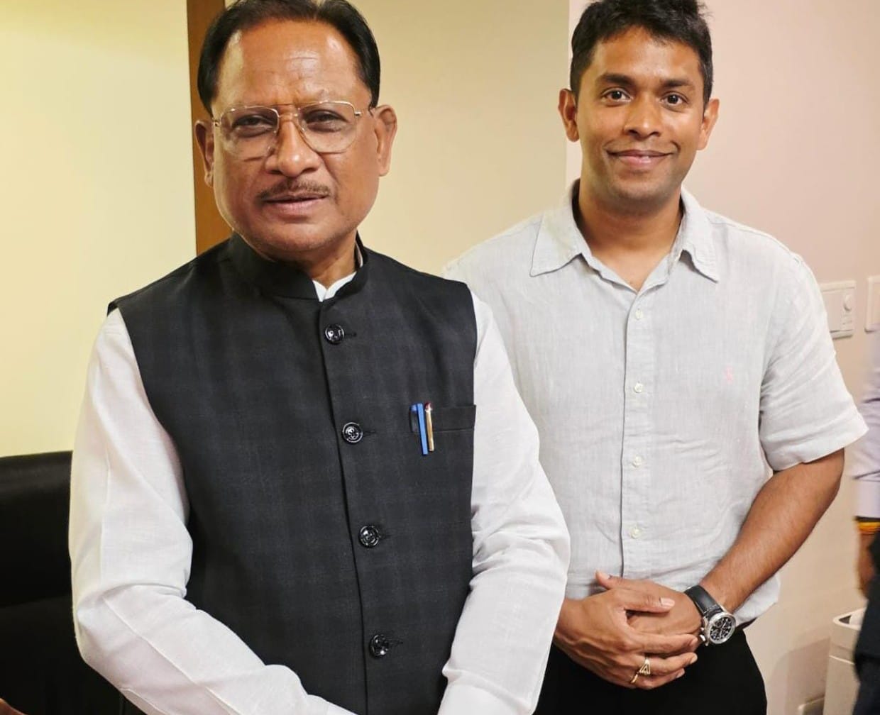 बस्तर के होनहार अविनाश तिवारी से टोक्यो में मिले मुख्यमंत्री श्री विष्णुदेव साय : छत्तीसगढ़ में उद्योग स्थापना को लेकर हुई सकारात्मक चर्चा