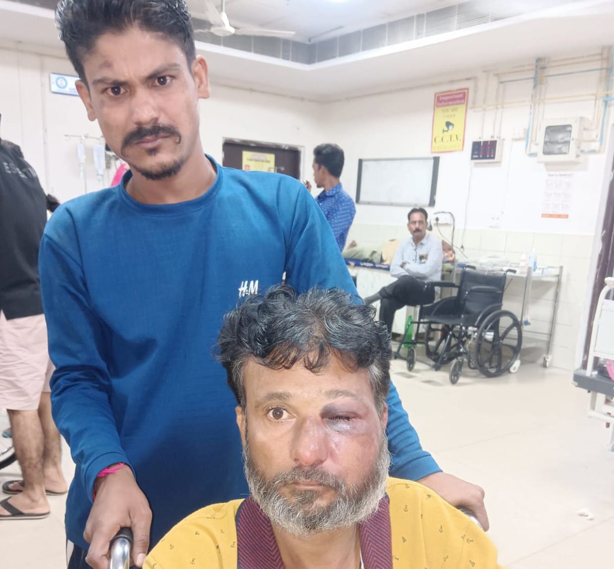 ट्रक चालक ने ऑटो चालक पर जानलेवा हमला कर दिया। शेख आबिद आवाम की खबर