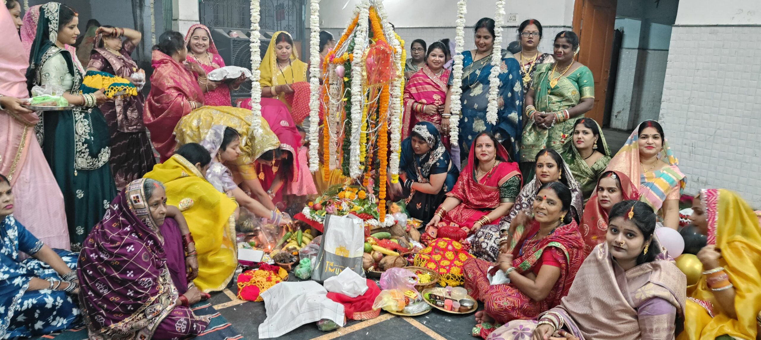 विश्वकर्मा समाज ने धूमधाम से मना हरितालिका तीज, सुहागिन महिलाओं ने की पति के दीर्घायु की कामना।…
