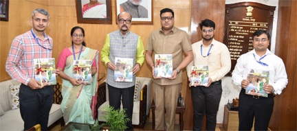 राज्यपाल डेका ने पासपोर्ट कार्यालय की राजभाषा पत्रिका महतारी का विमोचन किया