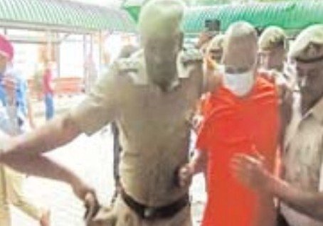 दिल्ली के डर्टी बाबा के खिलाफ नया आरोप