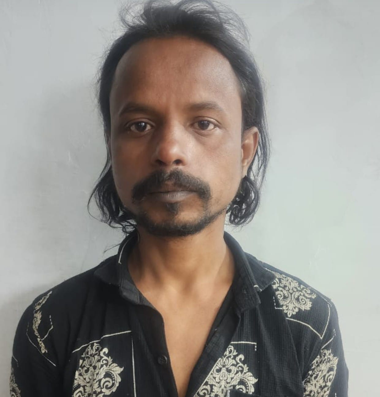 प्रतिबंधित नशीली टेबलेट के साथ आरोपी आबिद खान उर्फ छोटा गिरफ्तार थाना टिकरापारा क्षेत्रांतर्गत रावणभांठा मैदान में प्रतिबंधित नशीली टेबलेट के साथ आरोपी को पकड़ा गया रंगे हाथ।