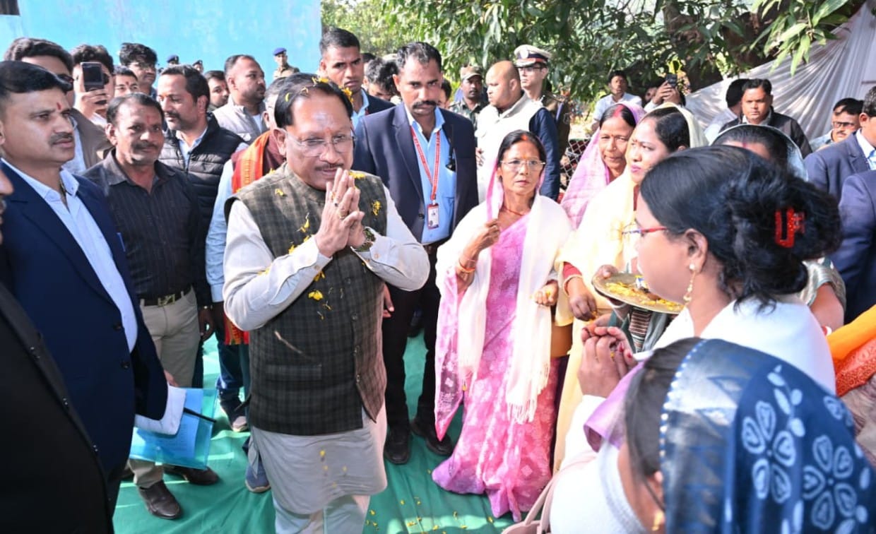 मुख्यमंत्री विष्णुदेव साय का जशपुर दौरादो वर्षों के सुशासन में विकास के नए आयाम, 1000 करोड़ से अधिक की सड़क-पुल परियोजनाएं स्वीकृत विष्णु देव साय