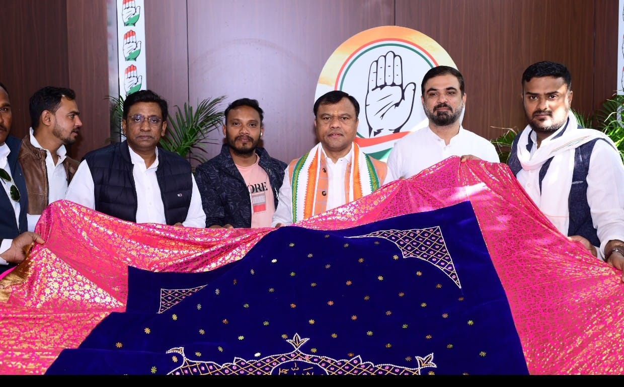 प्रदेश में खुशहाली ,अमन चैन की दुवाओं के साथ अजमेर शरीफ चादर रवाना