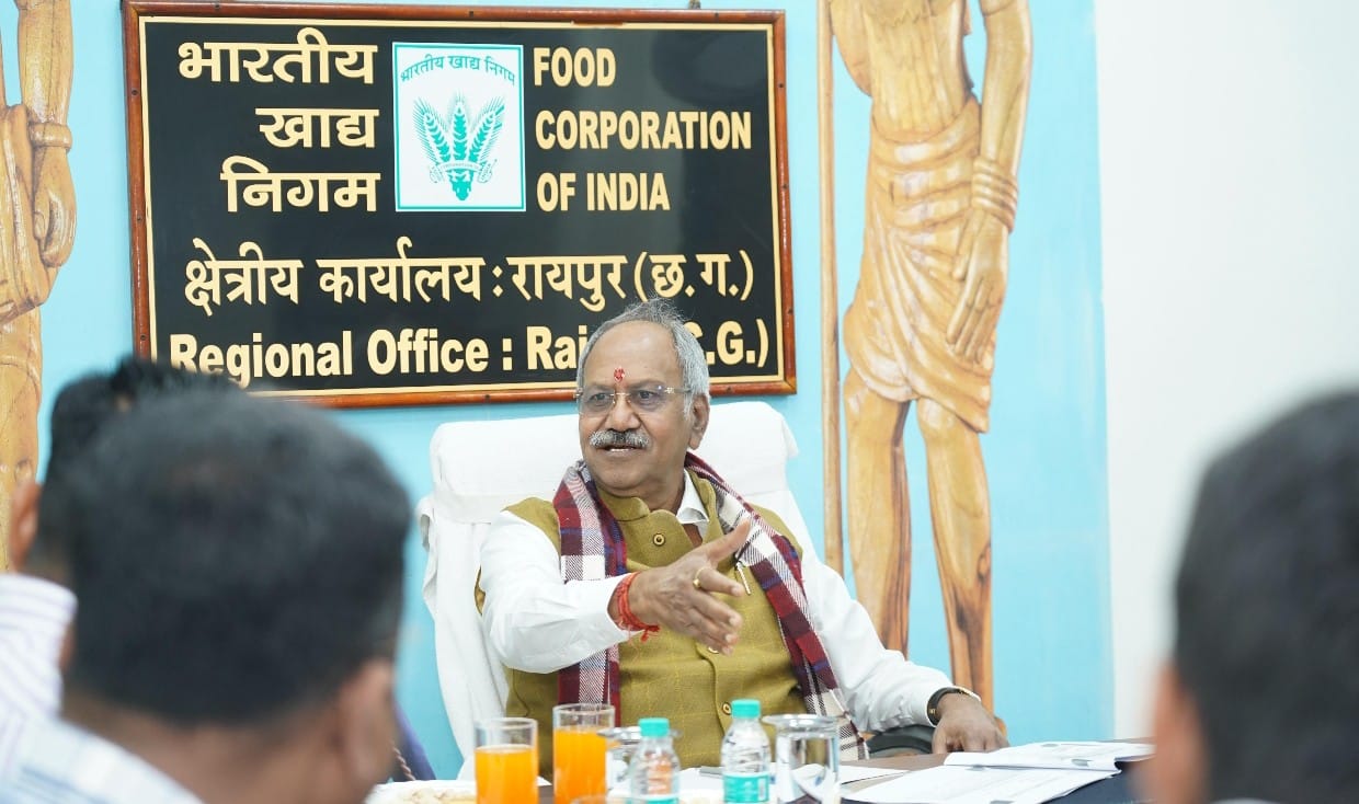 छत्तीसगढ़ का किसान देश की खाद्य सुरक्षा की रीढ़, उसके हितों से समझौता नहीं” – FCI समीक्षा बैठक में सांसद बृजमोहन अग्रवाल का दो टूक संदेश