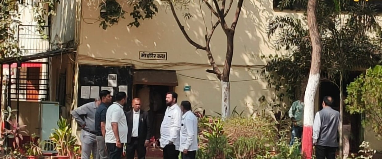 पुलिस की कार्रवाई : सवाल तरीके पर है, पूछताछ पर नहीं,, शहर के मुस्लिम समाज में भारी नाराजगी
