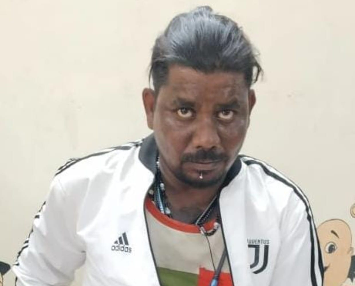 गांजा के साथ थाना डी.डी.नगर का हिस्ट्रीशीटर शिवा नेताम उर्फ बब्बन गिरफ्तार थाना डी.डी. नगर क्षेत्रांतर्गत रायपुरा स्थित विसर्जन कुण्ड पास आरोपी को पकड़ा गया गांजा के साथ।