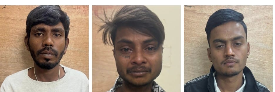 अवैध शराब तस्करी करते 03 तस्कर गिरफ्तार 480 पौवा देशी शराब, कीमत 48,000/- रुपये जप्त तस्करों ने शराब को कोतवाली के हिस्ट्री शीटर मुकेश गुप्ता उर्फ मुकेश बनिया का बताया,, जांच जारी