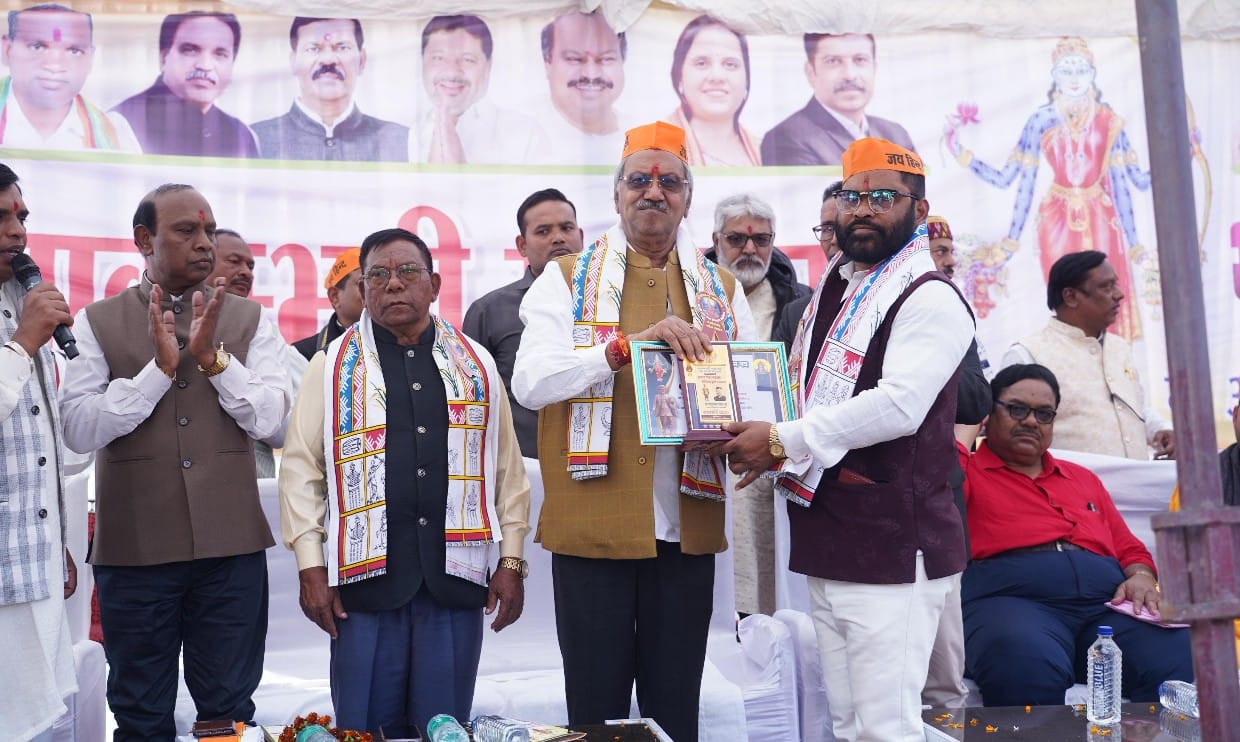 माँ शाकम्भरी महोत्सव में शामिल हुए सांसद बृजमोहन अग्रवाल, फल–सब्जी वितरण कर दिया सेवा व आत्मनिर्भरता का संदेश