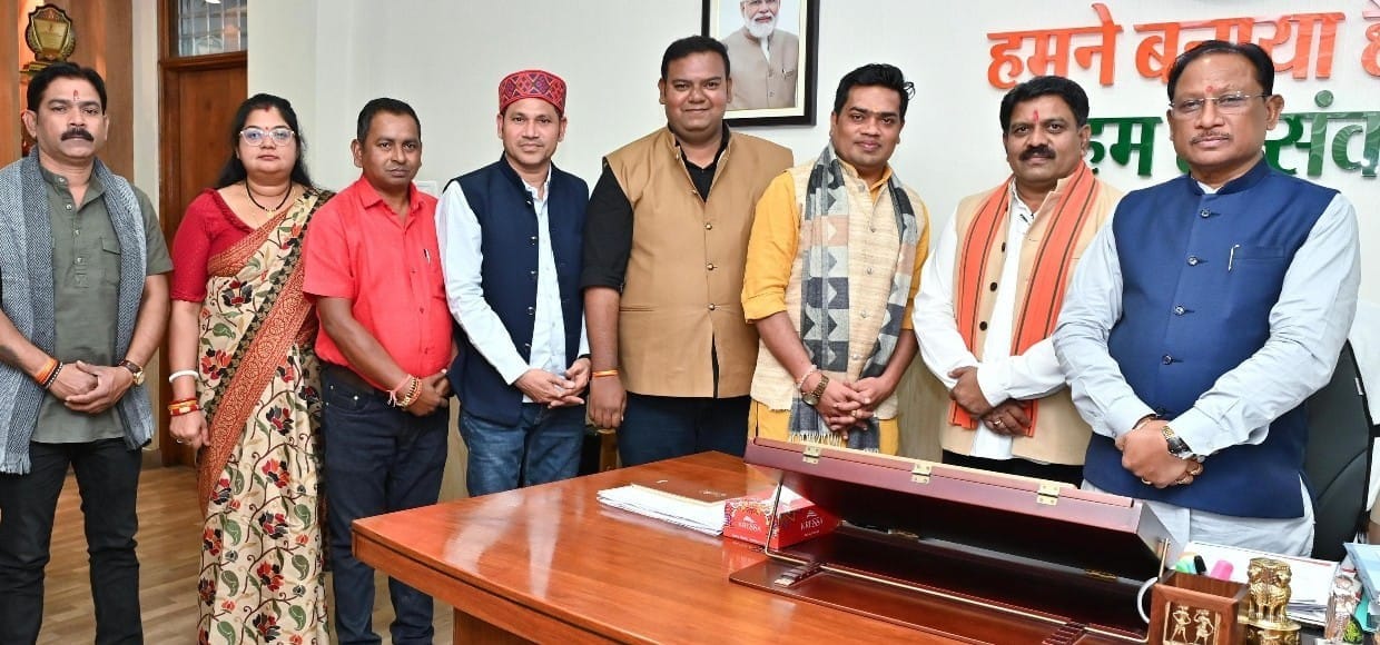 मुख्यमंत्री श्री विष्णु देव साय से रायपुर प्रेस क्लब के नवनिर्वाचित पदाधिकारियों की सौजन्य मुलाकात
