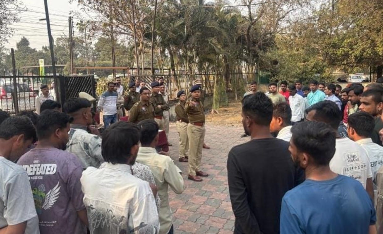 पुलिस कमिश्नरेट प्रणाली के प्रभावी क्रियान्वयन के लिए *नॉर्थ जोन में हिस्ट्रीशीटरों की परेड, अपराध से दूर रहने की सख्त हिदायत