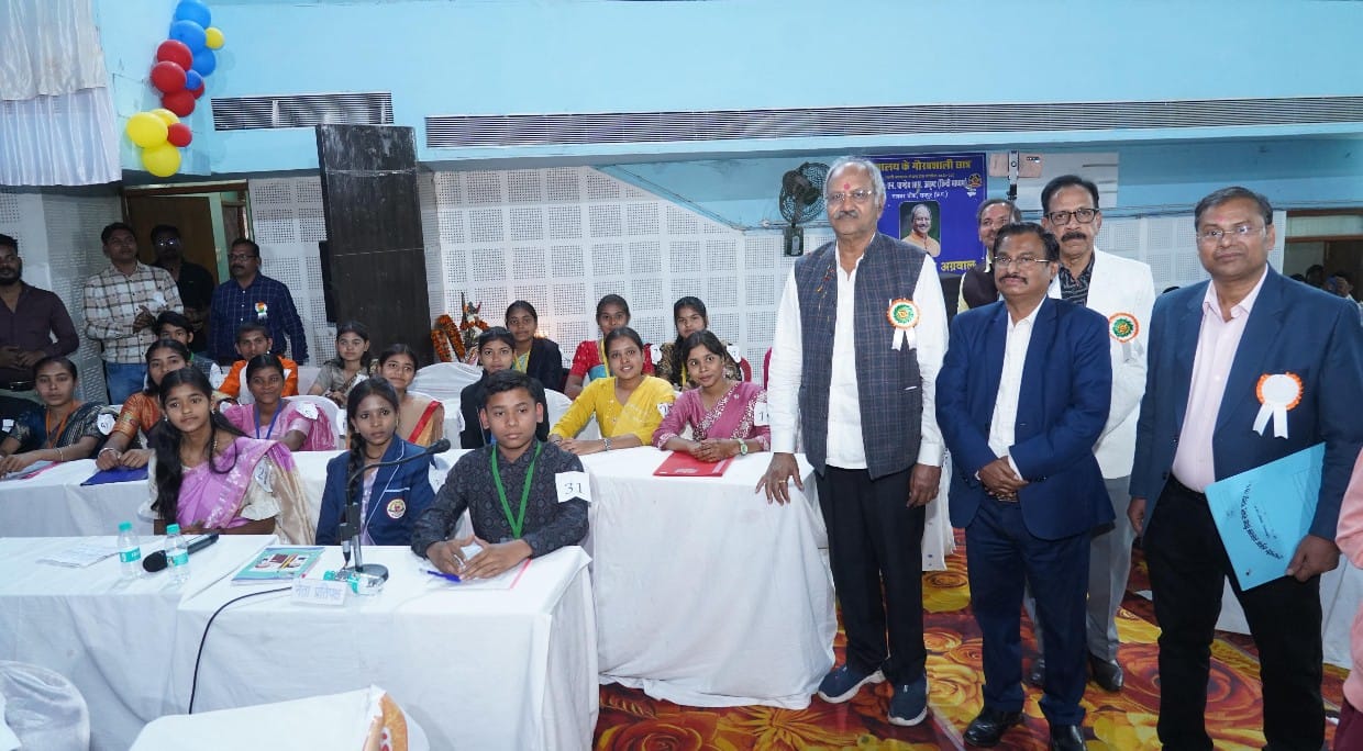 युवा संसद में सांसद बृजमोहन अग्रवाल का संवाद, छात्रों ने पूछे लोकतंत्र से जुड़े सवाल लोकतंत्र को जीवंत बनाते हैं युवाओं के प्रश्न, युवा संसद में बोले सांसद बृजमोहन अग्रवालबाल श्रम कानून की विसंगतियों पर छात्रों की तार्किक बहस, युवा संसद में गूंजे सामाजिक मुद्दे