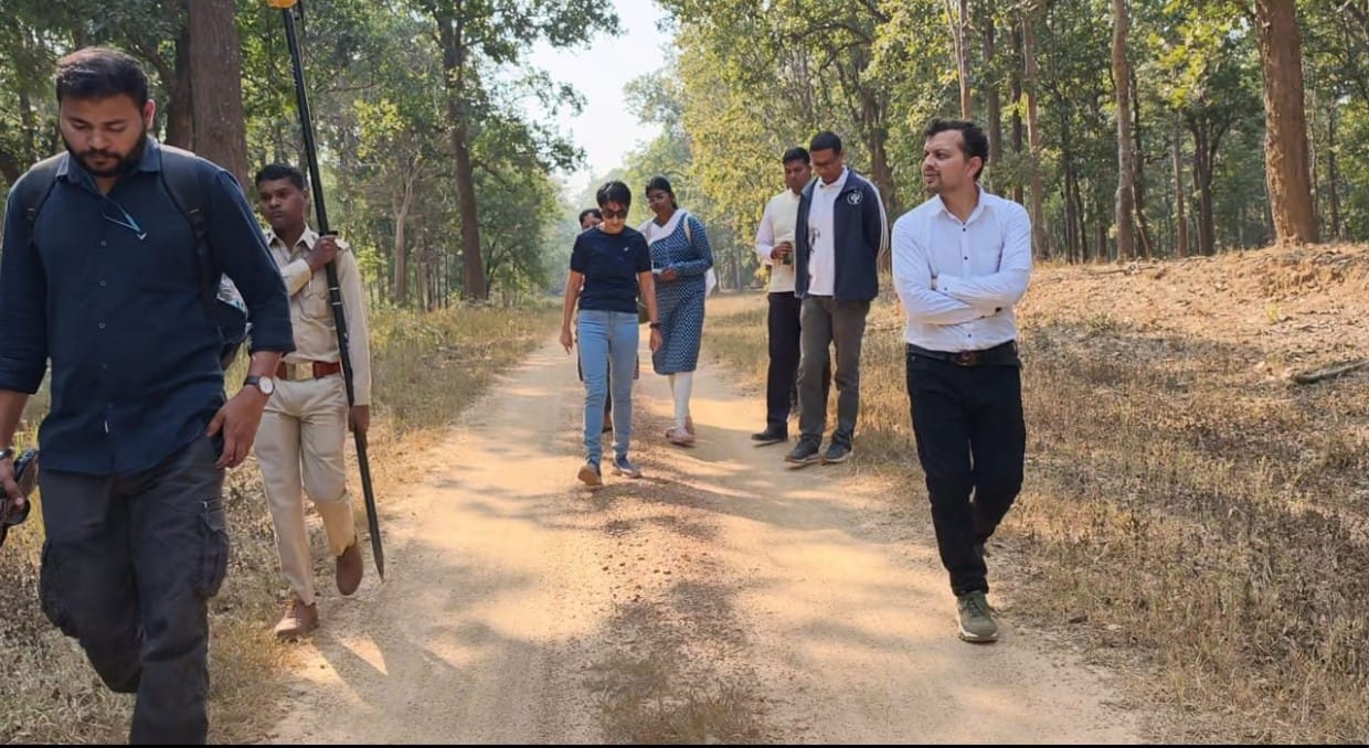 प्रशिक्षु,आईएफएस अधिकारियों को मिला डीज़ीपीएस सर्वे एवं वन्यजीव प्रबंधन का व्यवहारिक प्रशिक्षण,,बारनवापारा में प्रशिक्षु भारतीय वन सेवा अधिकारियों को दिया गया प्रशिक्षण