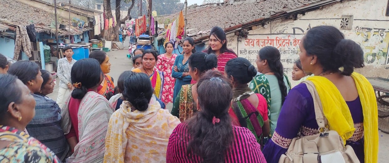 महिला शक्ति अभियान” का त्रिमूर्ति नगर झुग्गी बस्ती से शुभारंभ: झुग्गी बस्तीयों में महिलाओं को सशक्त बनाने 8 मार्च महिला दिवस तक एक माह का संकल्प।
