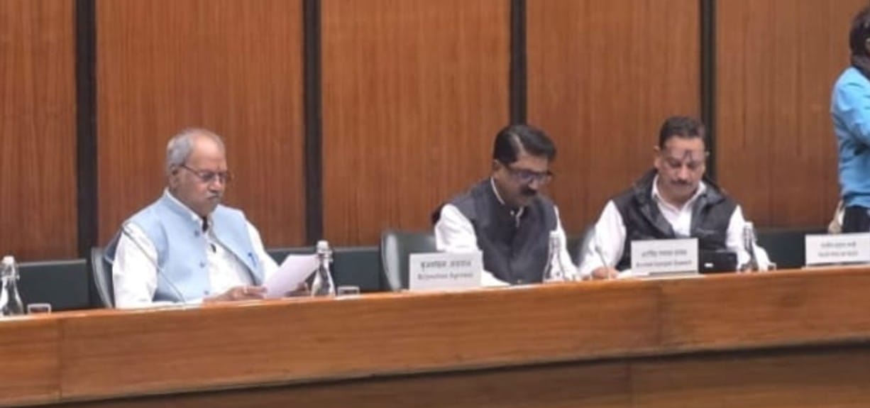 भारत बनेगा दुनिया का ‘ग्रीन एनर्जी हब: बृजमोहन अग्रवाल,, एस्टीमेट कमेटी की बैठक में सांसद बृजमोहन अग्रवाल ने बिजली परियोजनाओं और नवीकरणीय ऊर्जा की प्रगति पर की चर्चा