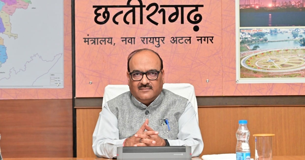 मुख्य सचिव ने मंत्रालय महानदी भवन में नवा अंजोर विजन@ 2047 मॉनिटरिंग पोर्टल की समीक्षा की