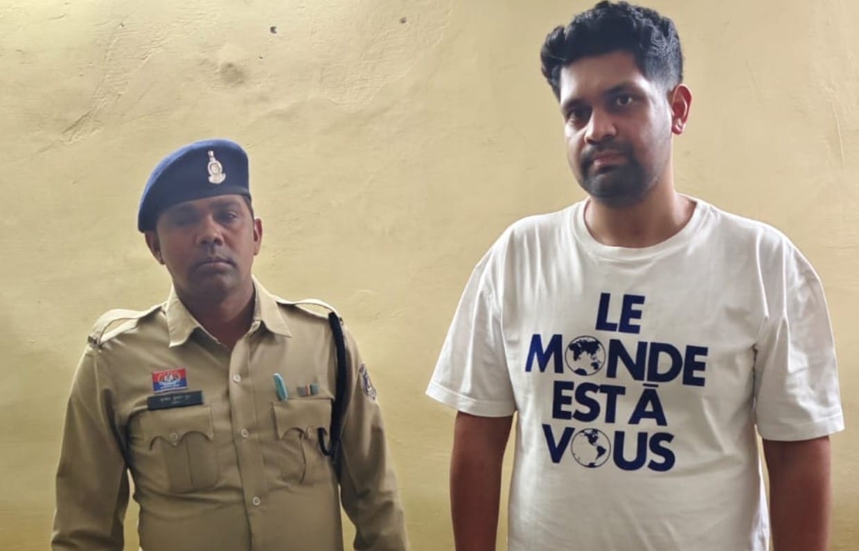 तंजानिया देश में सोने की खदान/खनन के व्यवसाय के नाम पर 1 करोड़ 90 लाख रूपये की ठगी करने वाला आरोपी यश राजेश शाह गिरफ्तार।