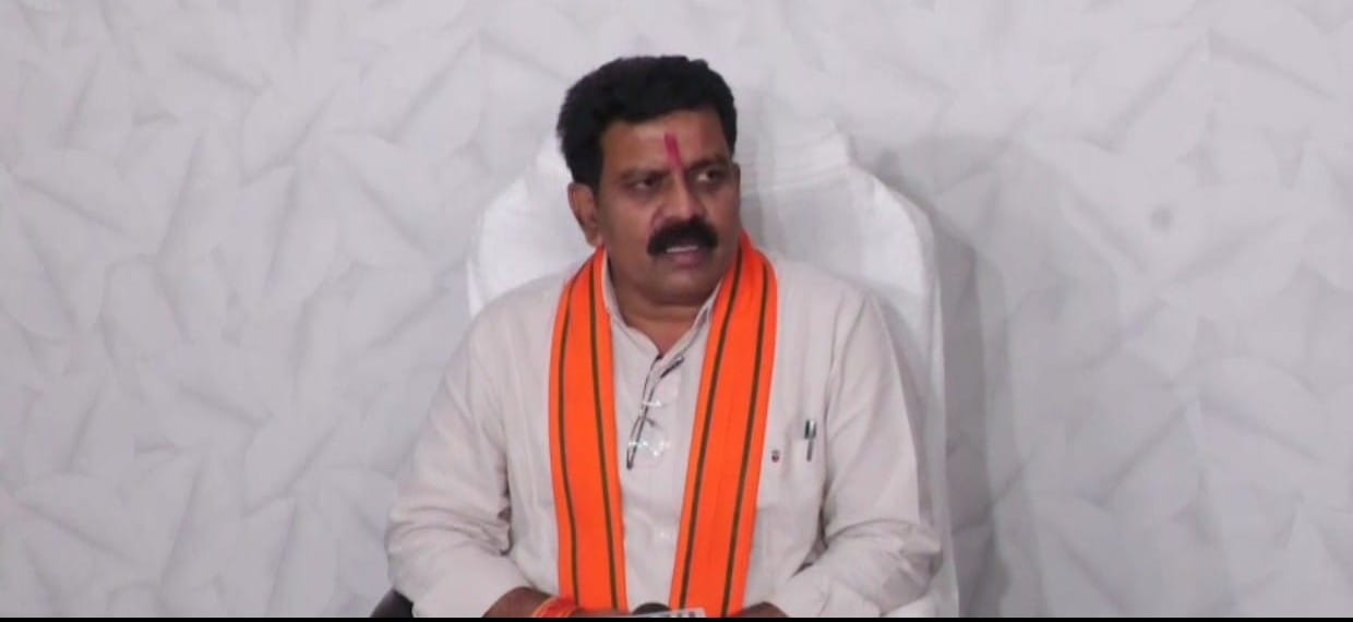 उपमुख्यमंत्री ने बलांगीर बरगढ़ महासमुंद डिवीजन के माओवादियों के लिए आडियो संदेश किया जारी,, पुर्नवास करने वालों की सुरक्षा सुनिश्चित करेगी सरकार – उपमुख्यमंत्री श्री शर्मा
