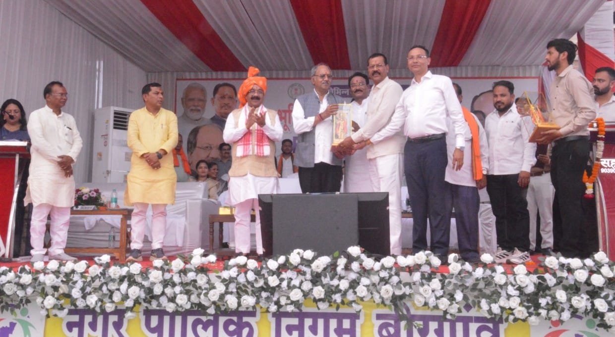 बीरगांव के विकास को मिली नई गति: सांसद बृजमोहन अग्रवाल ने उपमुख्यमंत्री अरुण साव के साथ 55 करोड़ रुपये के कार्यों का किया भूमिपूजन एवं लोकार्पण