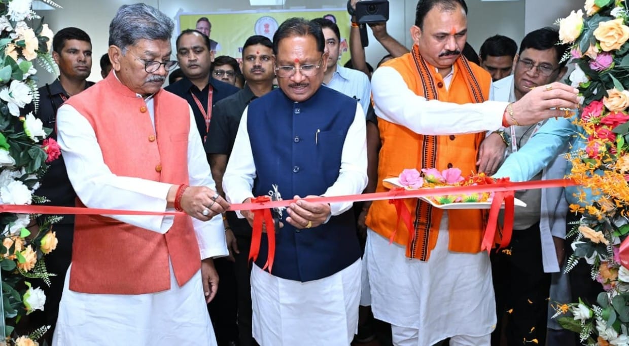 स्वास्थ्य के प्रति जागरूकता का संदेश: मुख्यमंत्री श्री विष्णुदेव साय ने विधानसभा परिसर में तीन दिवसीय स्वास्थ्य शिविर का किया शुभारंभ