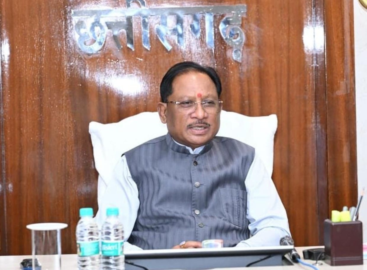 प्रदेश के विकास में सबसे बड़ी बाधा नक्सलवाद को डबल इंजन की सरकार ने किया दूर :  डिफेंस कॉलेज के प्रशिक्षु सैन्य और गैर सैन्य अधिकारियों ने की मुख्यमंत्री से मुलाकात
