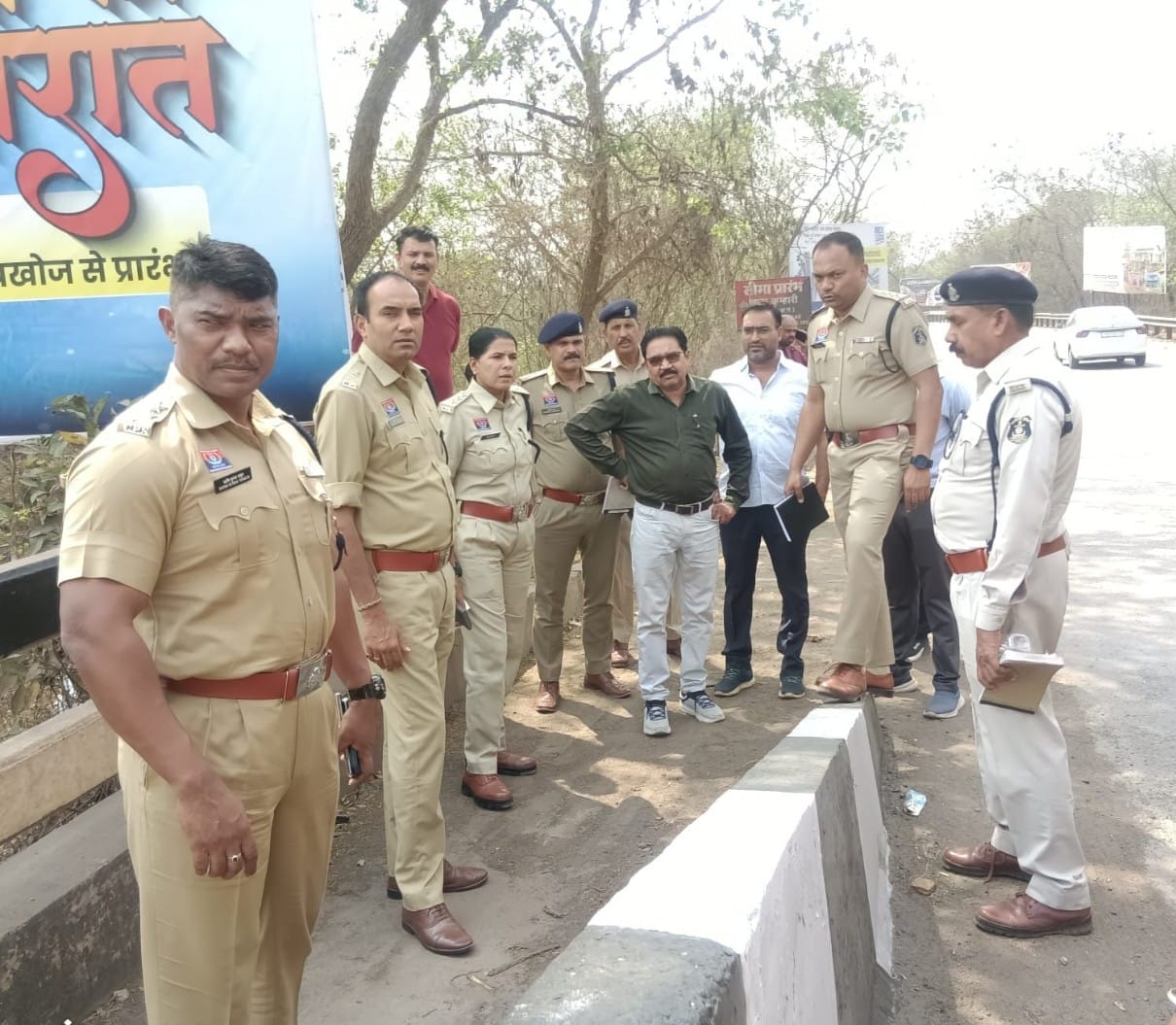 दिनांक 1 अप्रैल 2026 से दुर्ग से रायपुर खारून नदी ब्रिज एक माह के लिए मरम्मत कार्य हेतु रहेगा बंद ! खारून ब्रिज पर ट्रैफिक वन वे चलेगा दुर्ग से रायपुर एवं रायपुर से दुर्ग ! जाम से बचने परिवर्तित मार्ग का उपयोग करें!