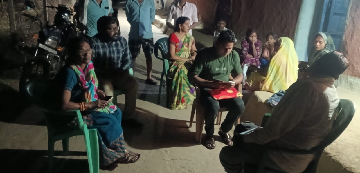 तरबूज खाने से बच्चे की मौत, 3 अन्य बच्चे अस्पताल में भर्ती मामले में जांजगीर कलेक्टर ने लिया तत्काल संज्ञान जांच के लिए भेजे गए तरबूज के सैंपल के स्वास्थ्य विभाग की टीम गांव में कर रही अन्य लोगों के स्वास्थ्य की जांच