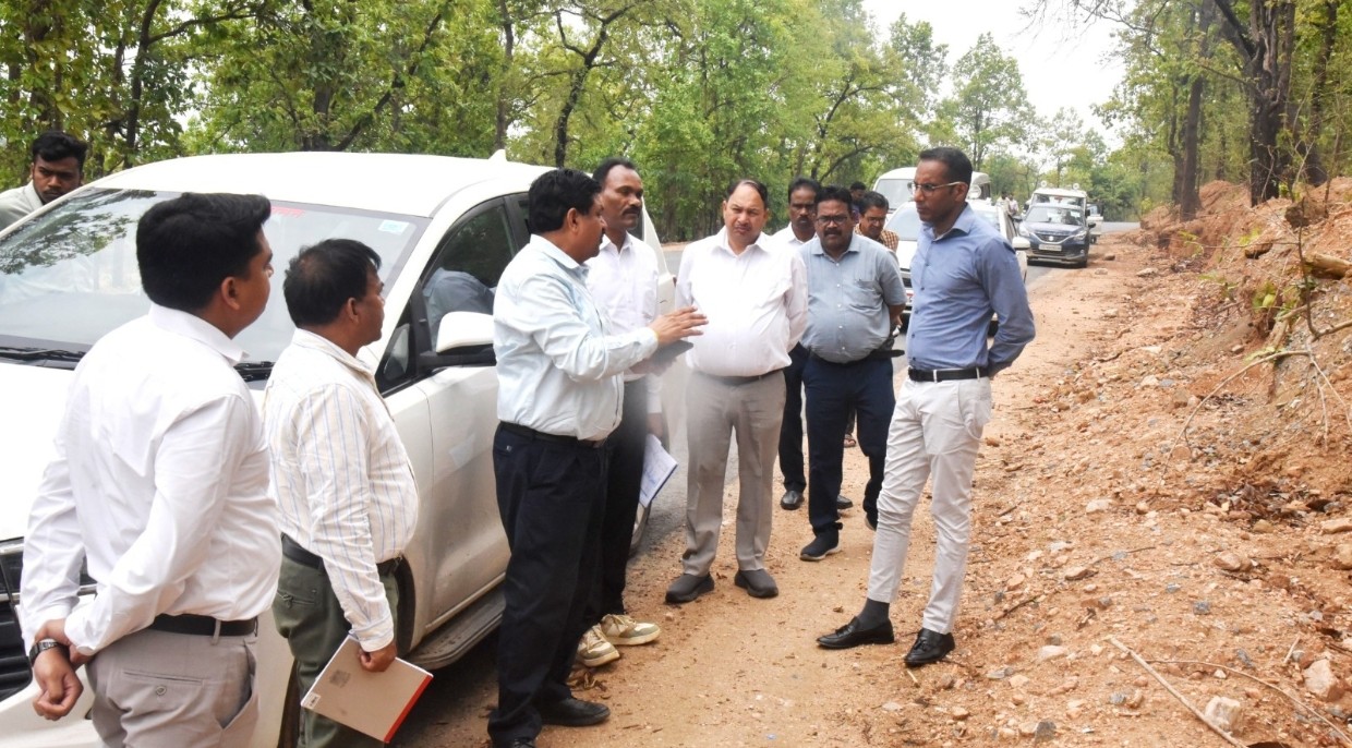 लोक निर्माण विभाग के सचिव ने निर्माणाधीन राष्ट्रीय राजमार्ग एवं रतनपुर बायपास का किया निरीक्षणगुणवत्ता से समझौता नहीं, खामियां दूर कर दोबारा बनाने के निर्देश