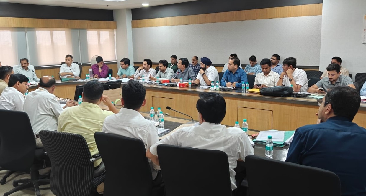 RTO/DTO मुख्यालय में उपस्थित रहें, बकाया वसूली अभियान तेज करें-सचिव एवं परिवहन आयुक्त श्री एस प्रकाश,,परमिट लेकर बस न चलाने वालों पर होगी कार्रवाई