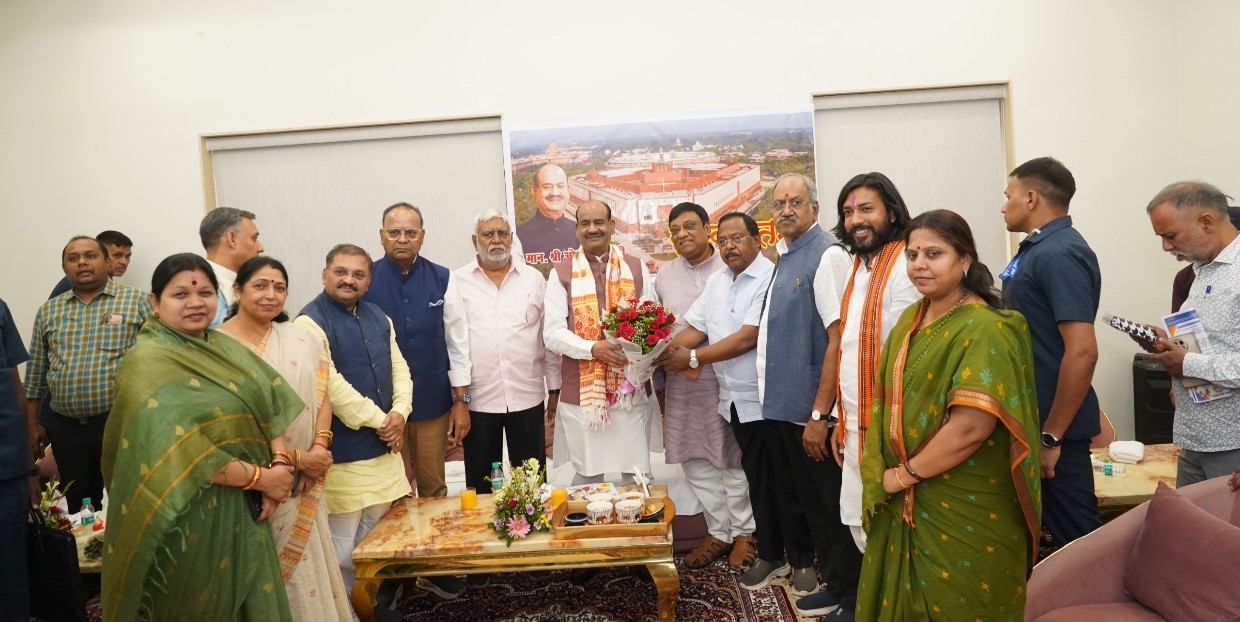 लोकसभा अध्यक्ष श्री ओम बिरला का रायपुर में भव्य स्वागत; सांसद बृजमोहन अग्रवाल ने आयोजित की ‘हाई टी’