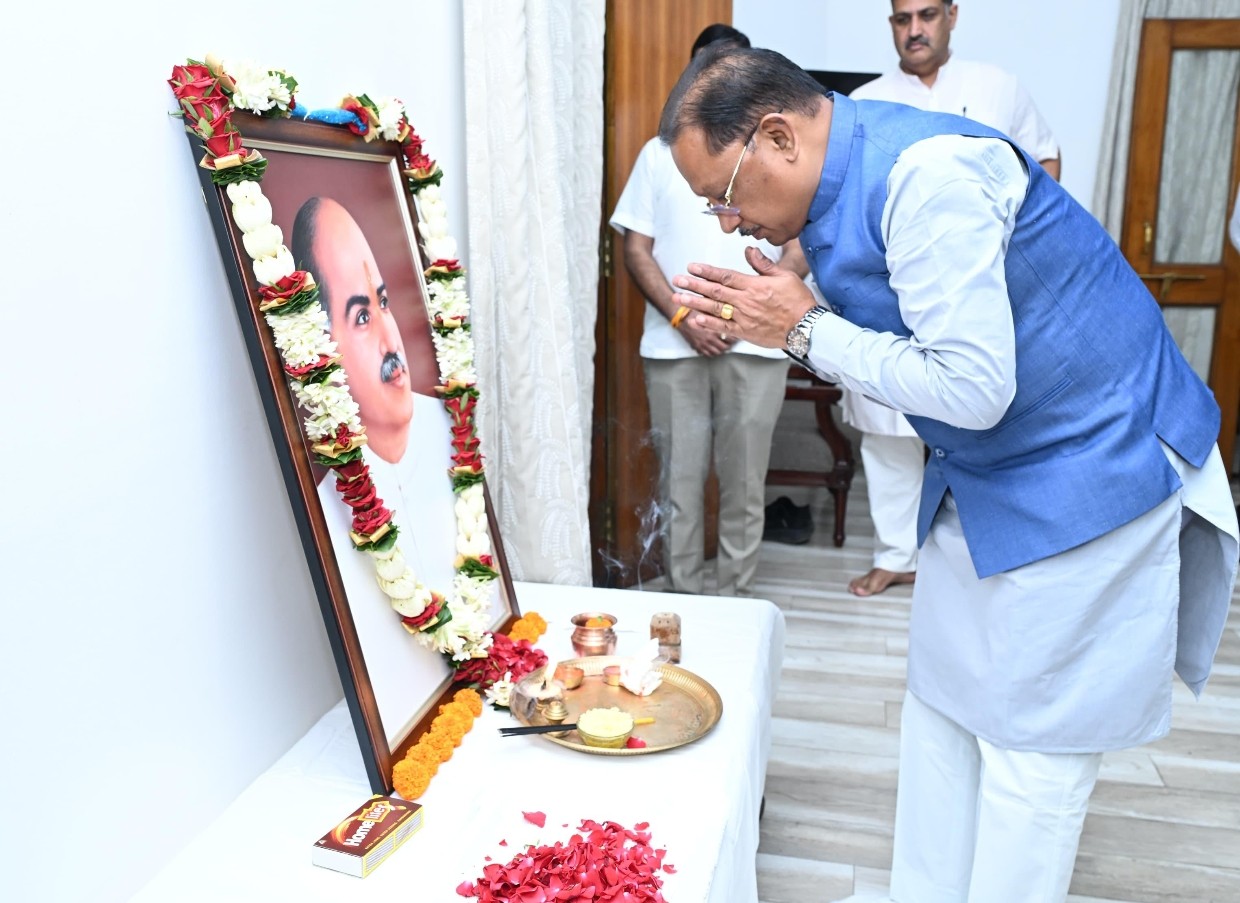डॉ. श्यामा प्रसाद मुखर्जी भारत की एकता, अखंडता और राष्ट्रीय स्वाभिमान के सशक्त प्रहरी – मुख्यमंत्री ने बलिदान दिवस पर डॉ. श्यामा प्रसाद मुखर्जी को श्रद्धांजलि अर्पित की
