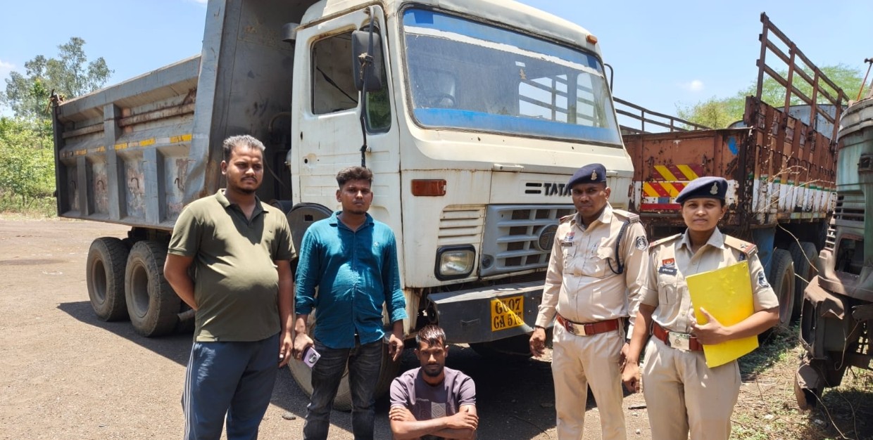 उरला क्षेत्रांतर्गत ट्रक वाहन को चोरी करने वाला आरोपी खिलावन पात्रे गिरफ्तार,, प्राथमिकी दर्ज होने के 24 घंटे के भीतर पकड़ा गय आरोपी को थाना उरला पुलिस की त्वरित कार्यवाही
