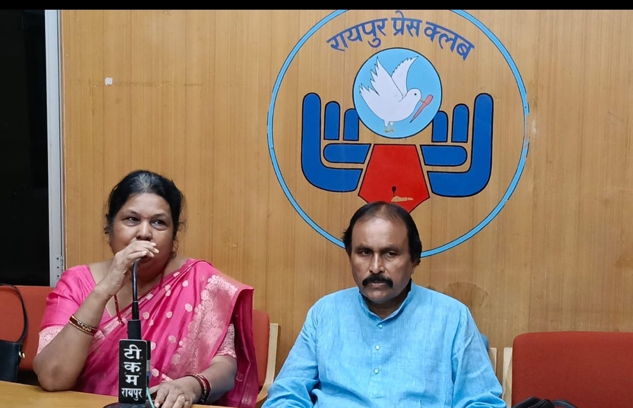 छत्तीसगढ़ राज्य के जाने माने तबलावादक श्री अवध सिंह ठाकुर न दिनांक 16/07/2026 को प्रेस क्लब रायपुर में ‘शास्त्रीय संगीत की वर्तमान चुनौतियों और समाधान विषय पर पत्रकारवार्ता में हिस्सा लिया