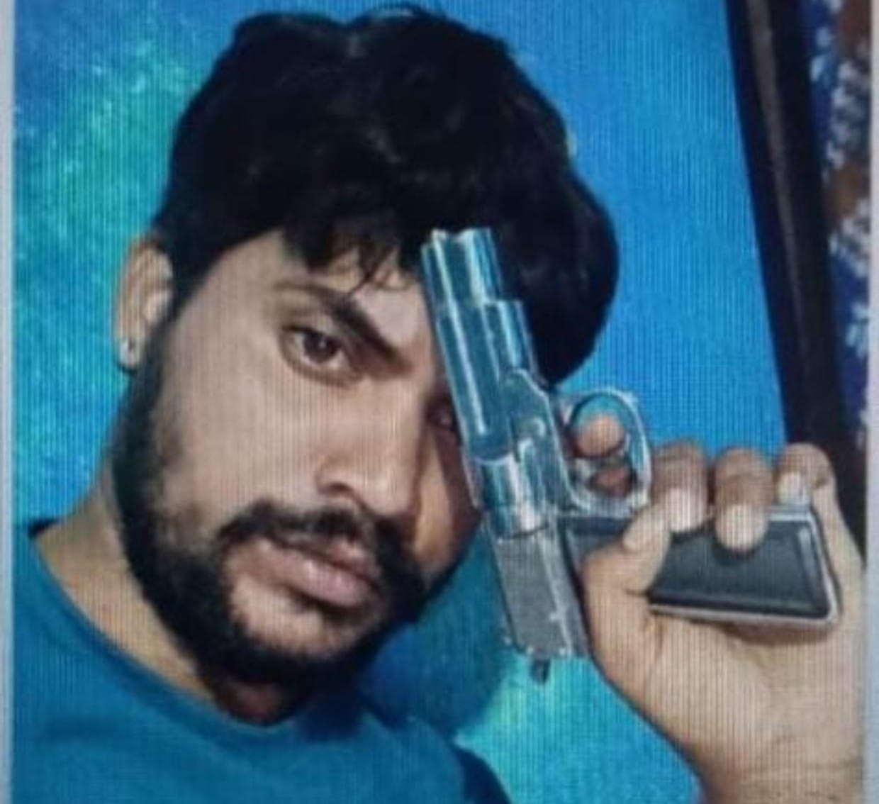 सोशल मीडिया पर लाइटर पिस्टल के साथ फोटो अपलोड करने वाले युवक पर पुलिस की प्रतिबंधात्मक कार्यवाही