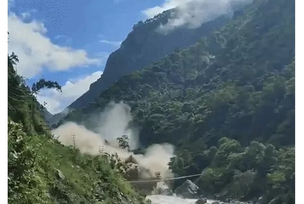 नेपाल में बाढ़ एवं भूस्खलन में रायपुर की मोनिका यादव लापता आपदा के बीच छत्तीसगढ़ सरकार ने नागरिकों की सहायता के लिए बढ़ाए कदम