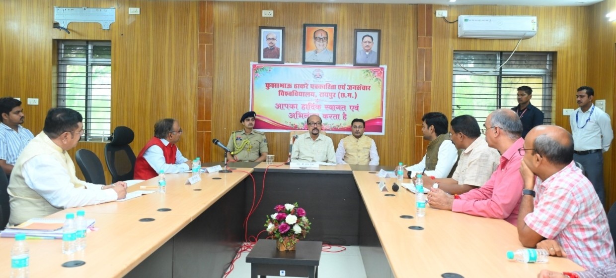 पत्रकारिता में सत्य, तथ्य और जनहित सर्वोच्च प्राथमिकता हो : राज्यपाल डेका