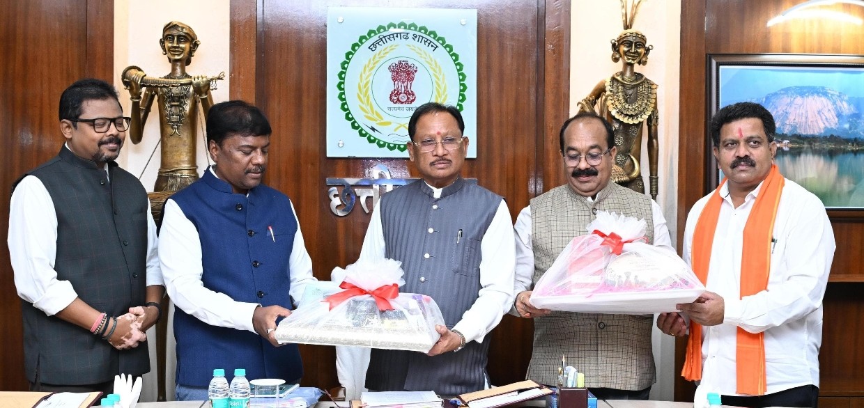 छत्तीसगढ़ हर्बल्स के दिवाली गिफ्ट पैक का लोकार्पण,महिला स्व-सहायता समूहों और वन उपज संग्राहकों को मिलेगा लाभ, संजीवनी केंद्रों में होंगे उपलब्ध