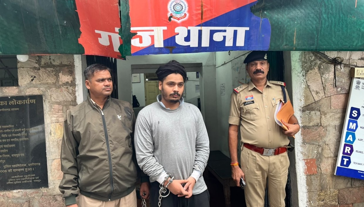 साधु-बाबा बनकर 15 लाख की ठगी, ग्वालियर का आरोपी और नाबालिग पकड़े गए,, बीमारी और घरेलू समस्याओं के समाधान का झांसा देकर ऐंठे सोने-चांदी के जेवर और नकदी, 3 लाख के आभूषण जब्त